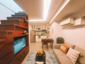 BGC Taguig Cozy 2 bedroom loft, with stunning BGC skyline view!